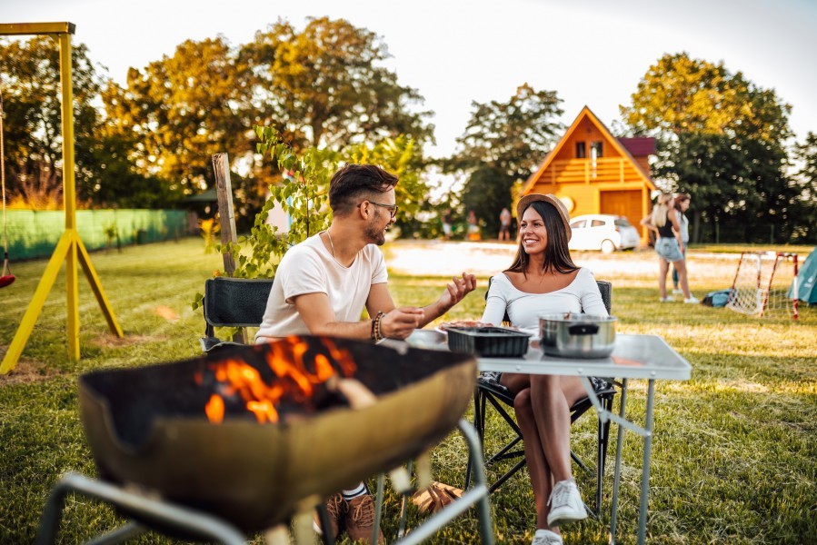 Quelle est la différence entre un village vacances et un camping ?